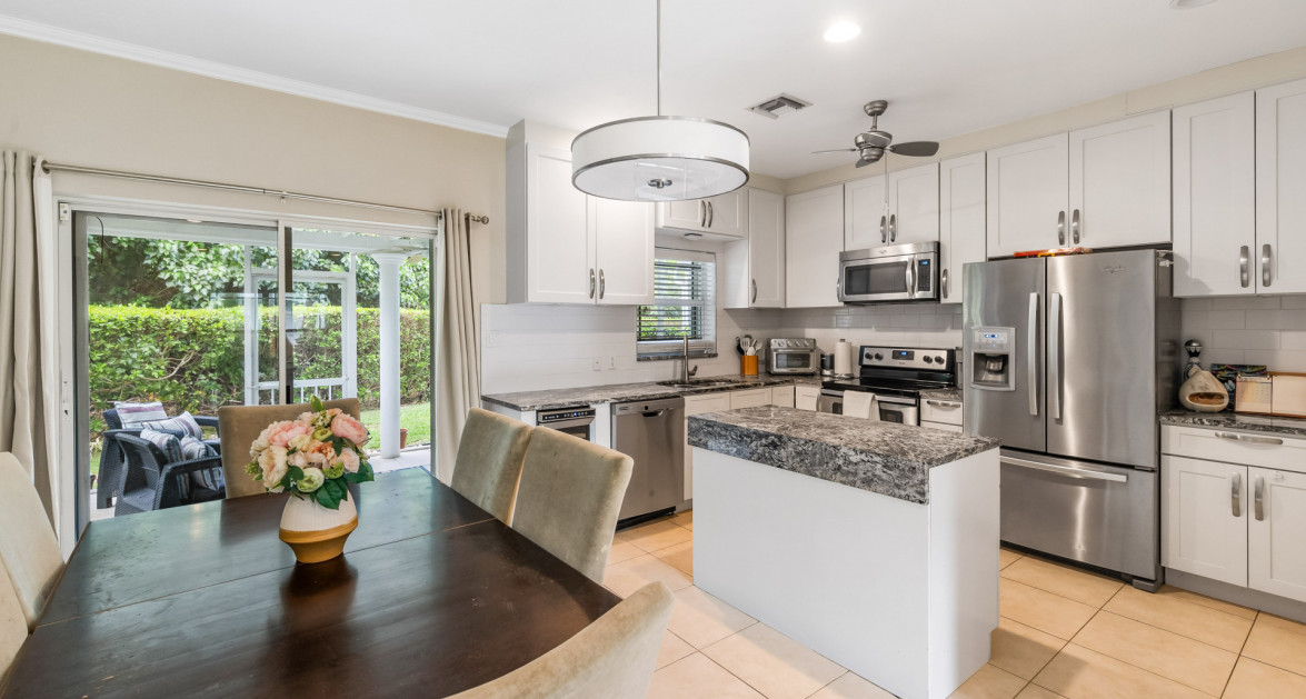 Three Bedroom at Secret Garden | South Sound - Image 2