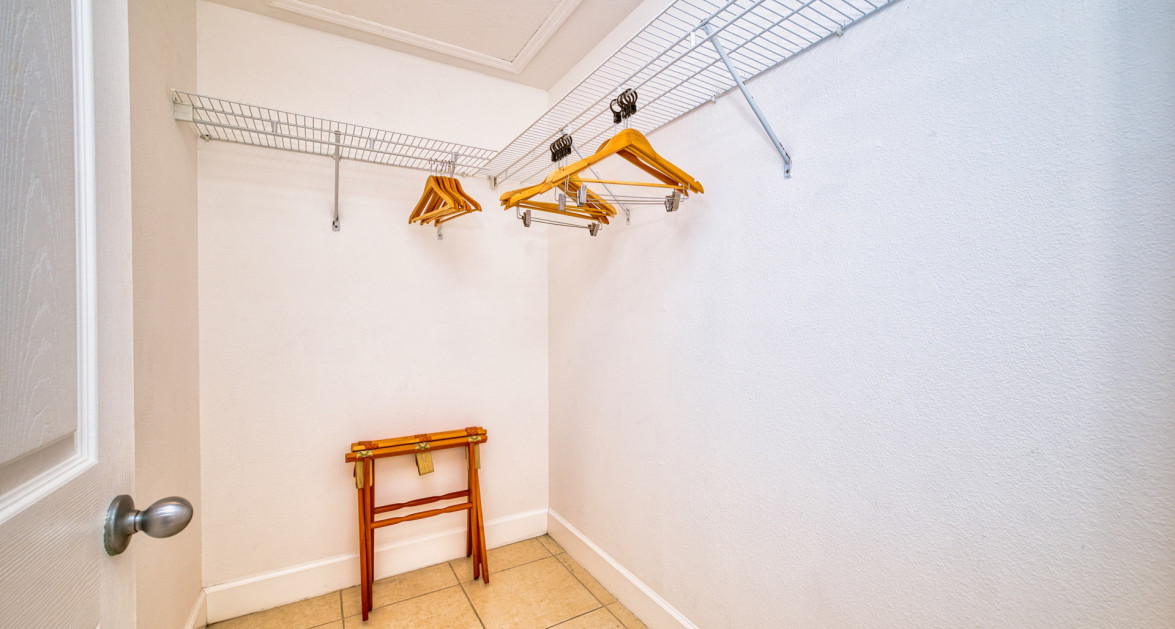 Top Floor Beachfront Castaway Coves - Image 10