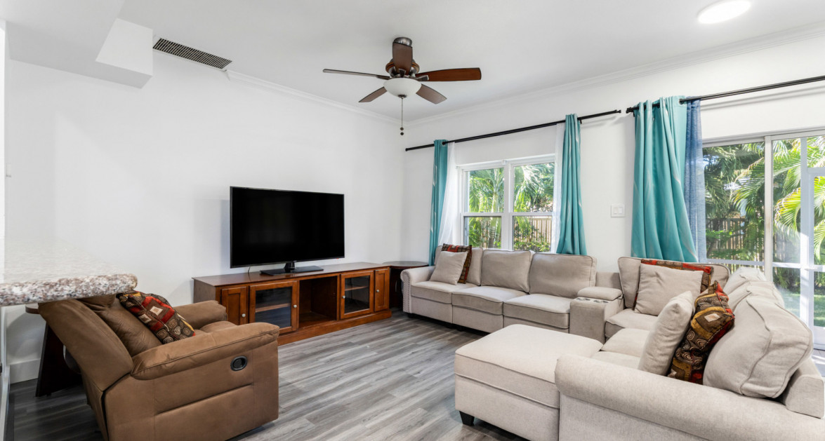 Triumph Village #8 (3 Bed, 3.5 Bath End Unit Townhome) - Image 8