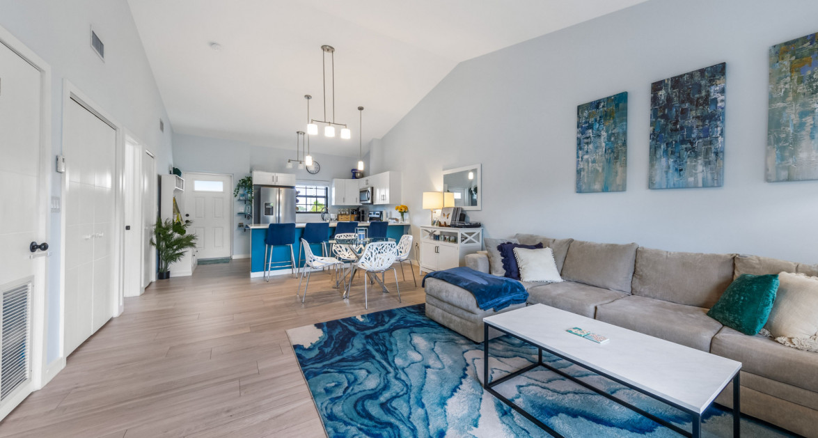 Two Bedroom @ Portofino - Image 3