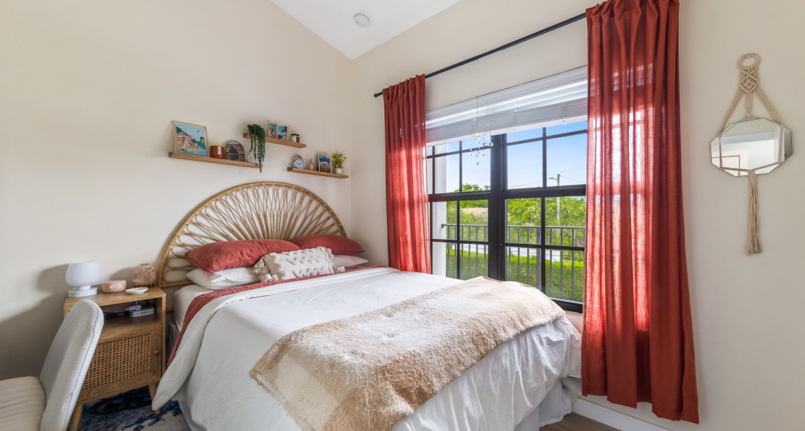 Two Bedroom @ Portofino - Image 12