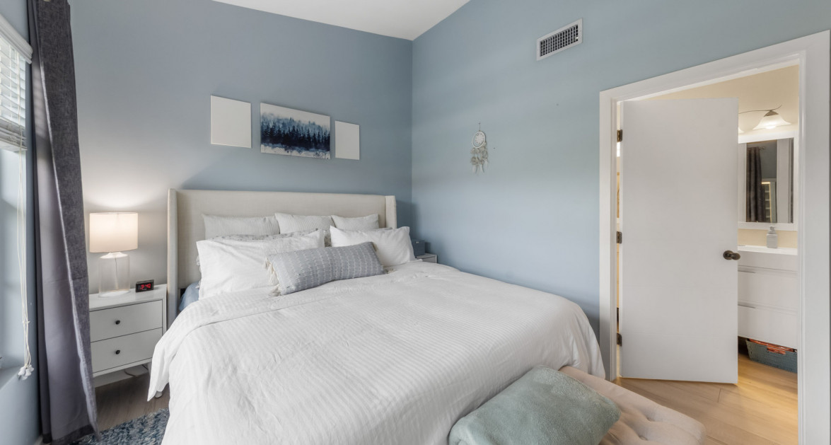 Two Bedroom @ Portofino - Image 9