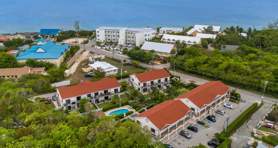 Two Bedroom @ Portofino - Image 19