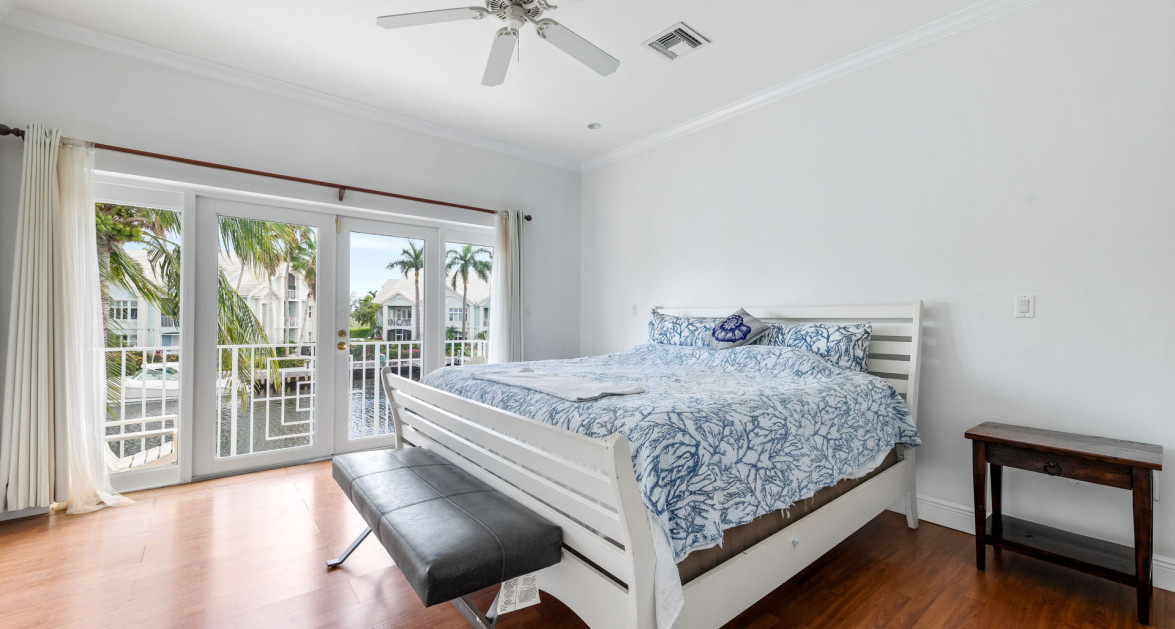 Two Bedroom Townhouse on Palm Heights Canal - Image 10