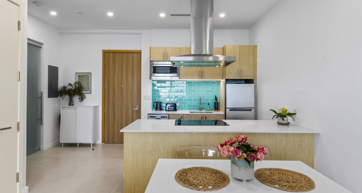 Unit 209  Harbour Walk | Mini-Penthouse with Den and Exclusive Perks - Image 5