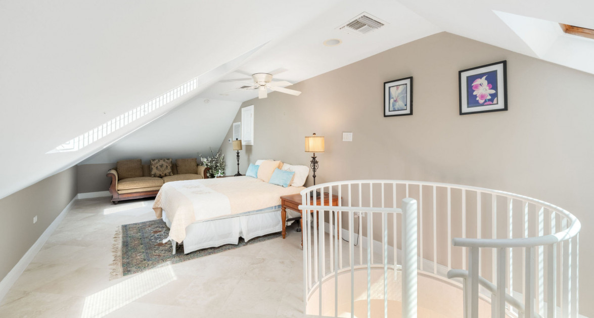 VILLA D'ESTE - PROSPECT POINT WATERFRONT HOME - Image 6