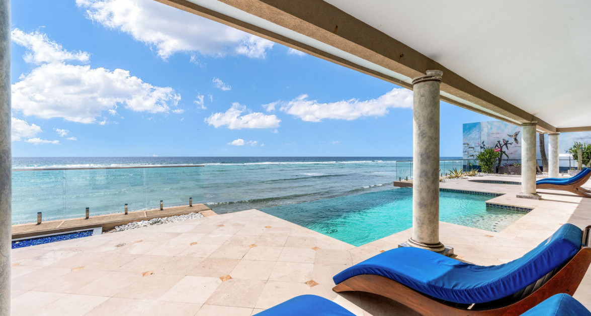 VILLA D'ESTE - PROSPECT POINT WATERFRONT HOME - Image 3