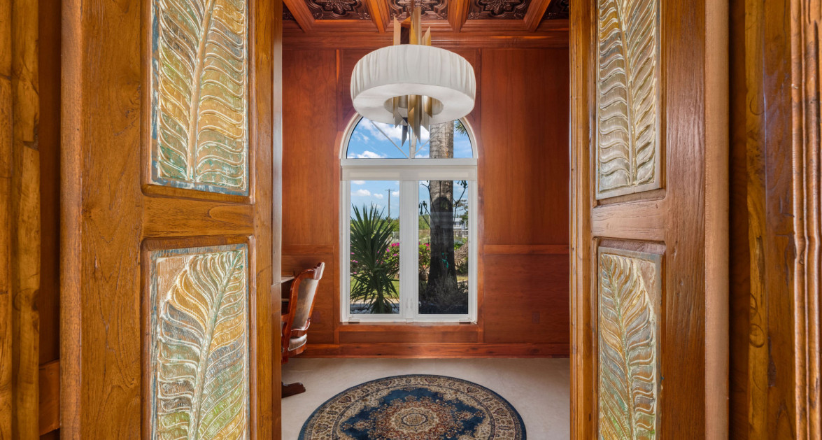 VILLA D'ESTE - PROSPECT POINT WATERFRONT HOME - Image 18