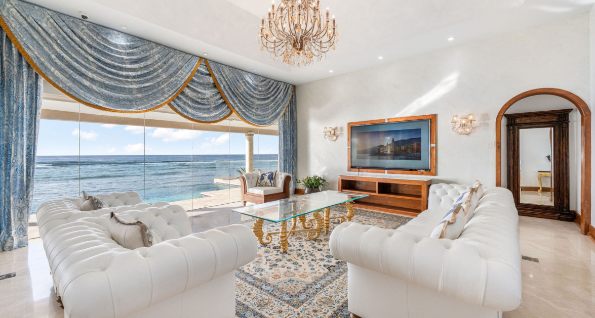 VILLA D'ESTE - STUNNING SEAFRONT HOME - Image 4