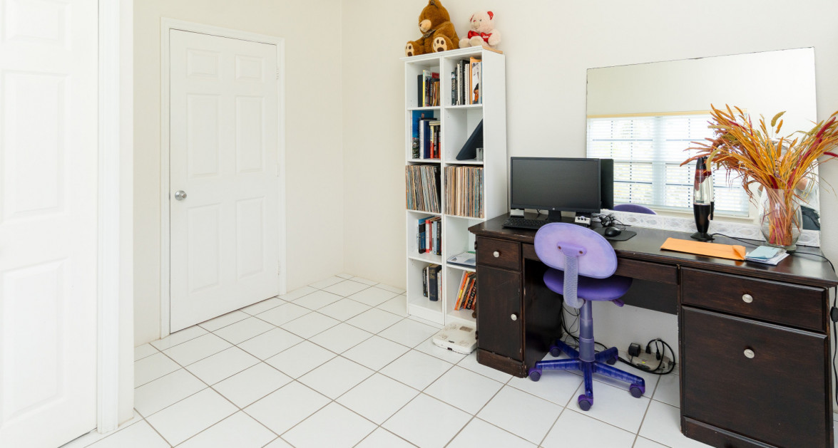 Walkers Road Charming 2bed/2bath Plus Den - Image 5