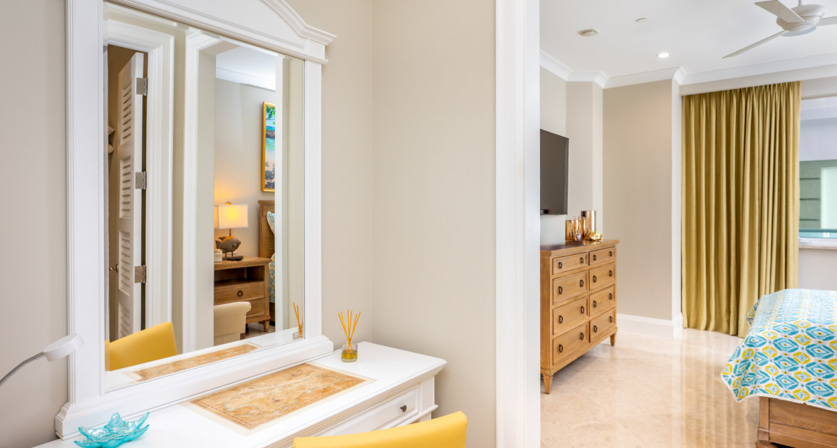 Watercolours - A Magnificent Grand Residence - Image 15