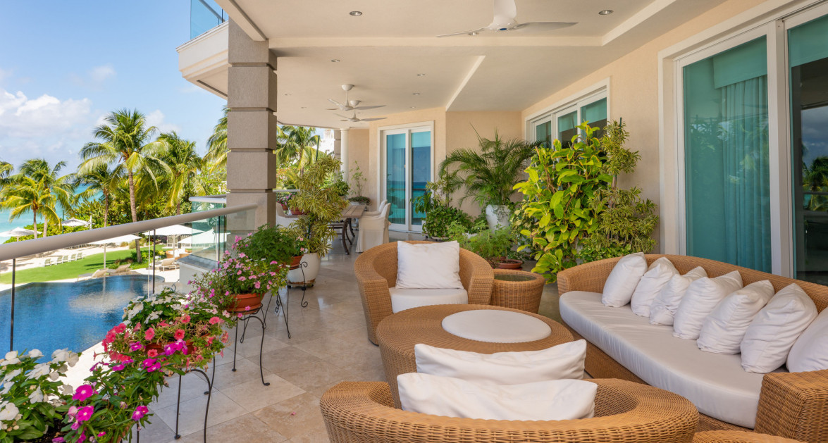 Watercolours - A Magnificent Grand Residence - Image 3