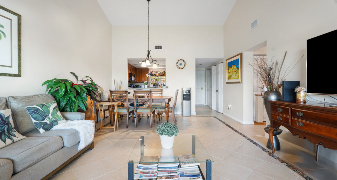 Waterways 432 | Top Floor with Amazing Views - Image 3