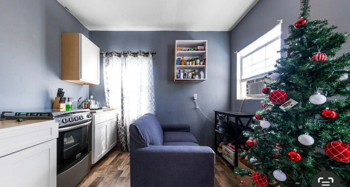 WEST BAY MULTI UNIT INCOME PRODUCING PROPERTY - Image 6