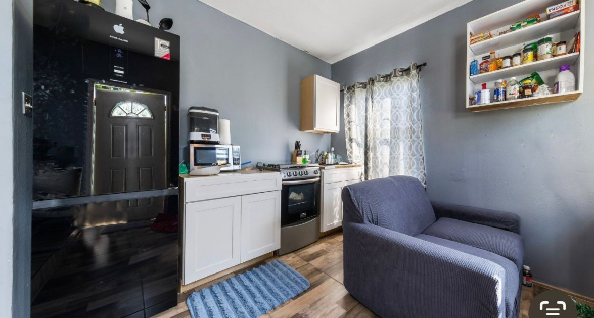 WEST BAY MULTI UNIT INCOME PRODUCING PROPERTY - Image 7