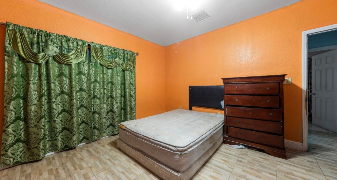 WEST BAY MULTI UNIT INCOME PRODUCING PROPERTY - Image 12