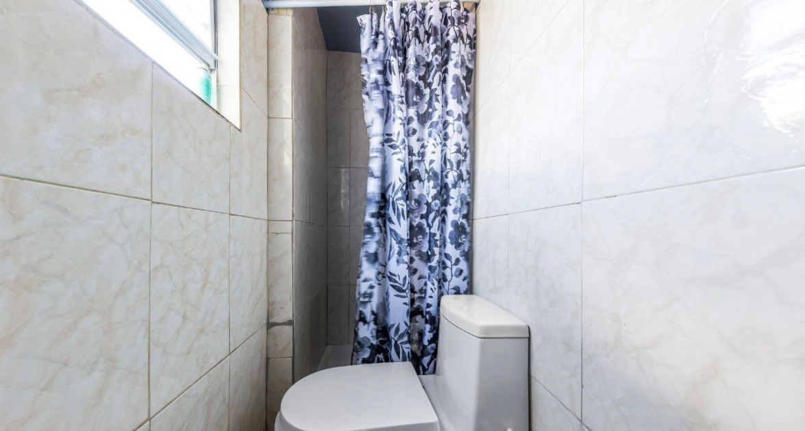 WEST BAY MULTI UNIT INCOME PRODUCING PROPERTY - Image 3