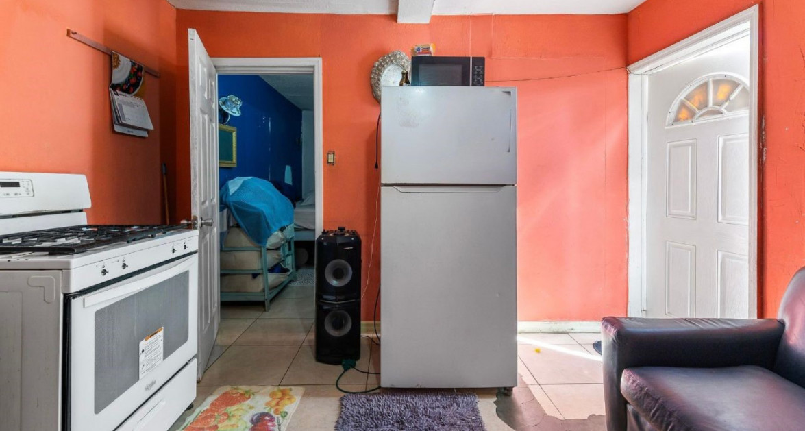 WEST BAY MULTI UNIT INCOME PRODUCING PROPERTY - Image 8