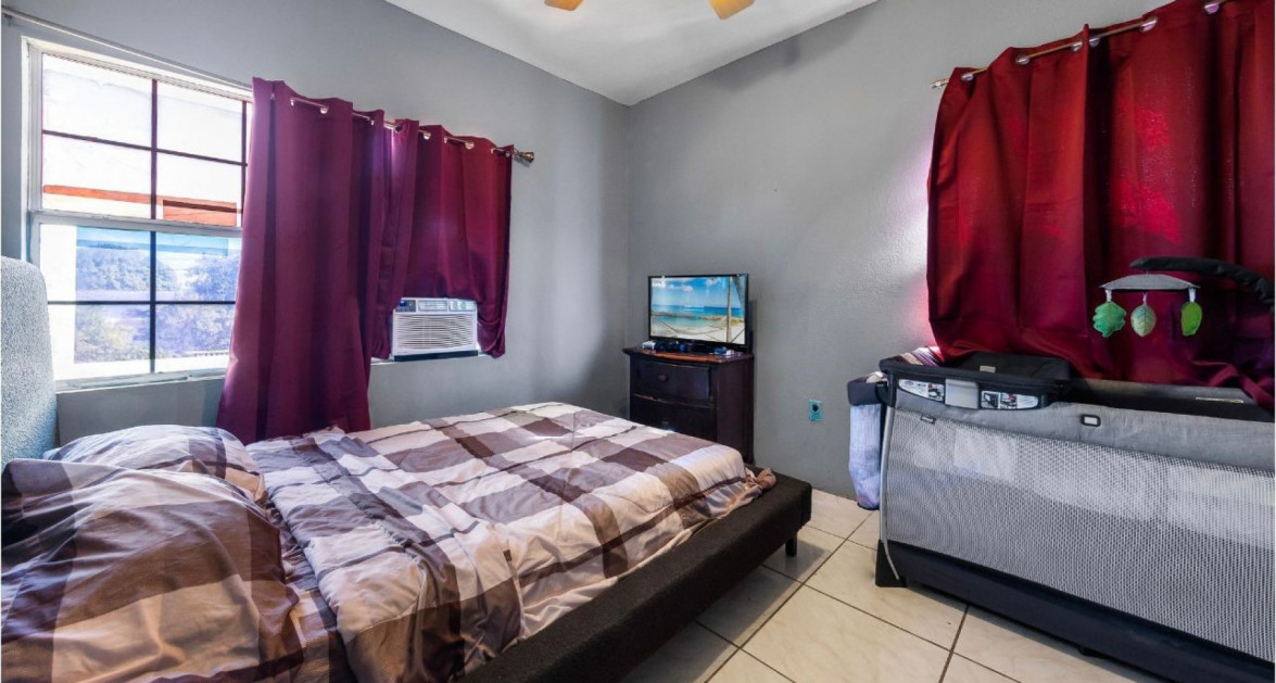 WEST BAY MULTI UNIT INCOME PRODUCING PROPERTY - Image 4