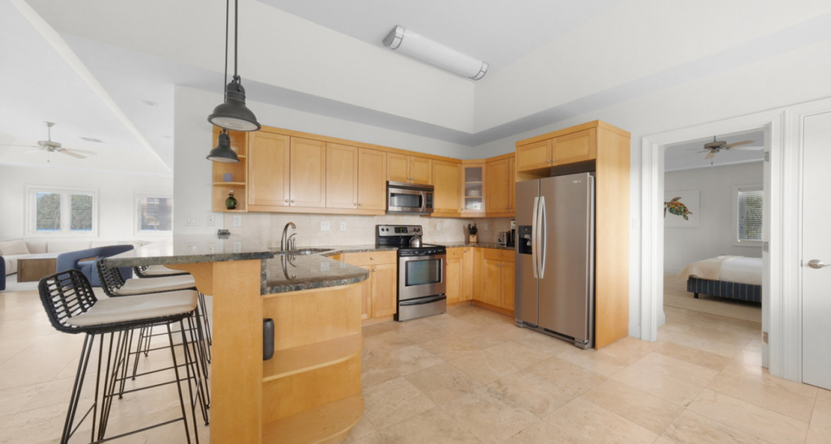 West Bay Road Multi Unit (5 Condo's) Complex in Prime SMB Location Close to Camana Bay - Image 7