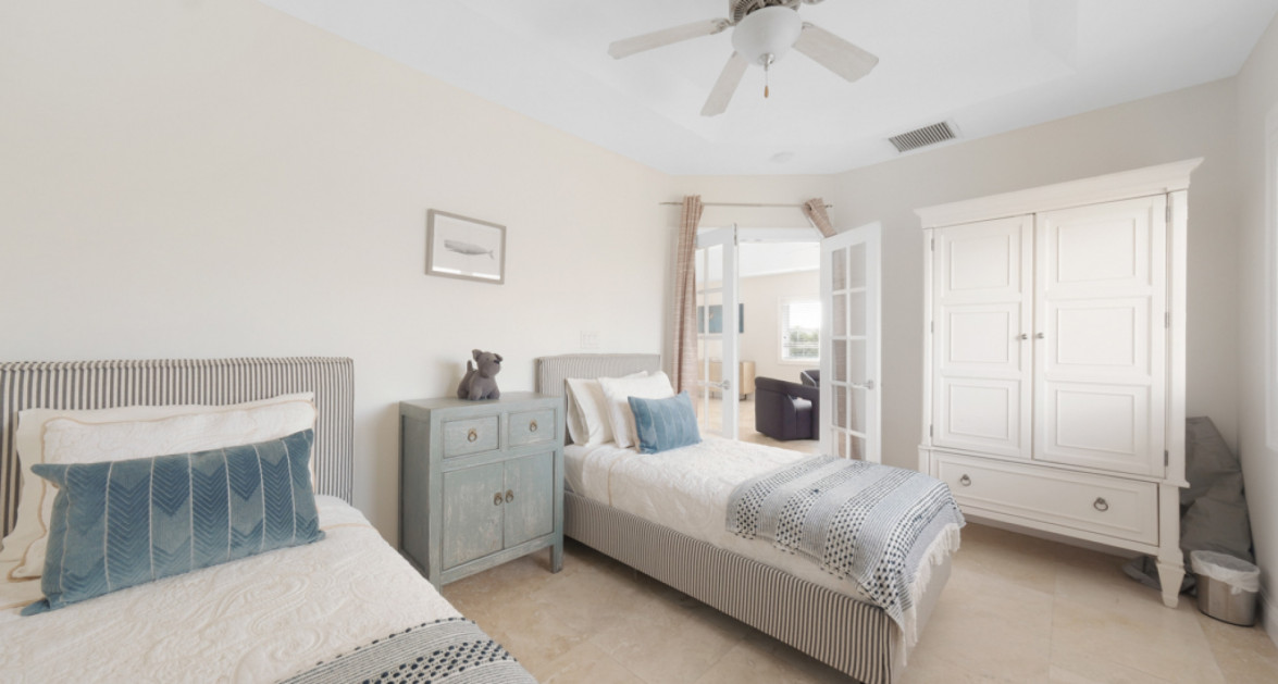 West Bay Road Multi Unit (5 Condo's) Complex in Prime SMB Location Close to Camana Bay - Image 10