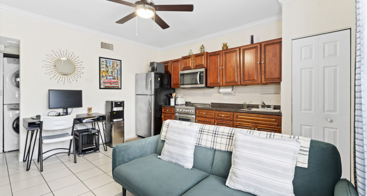 Windsor Lakes 2bed/2bath Ground floor Unit - Image 2