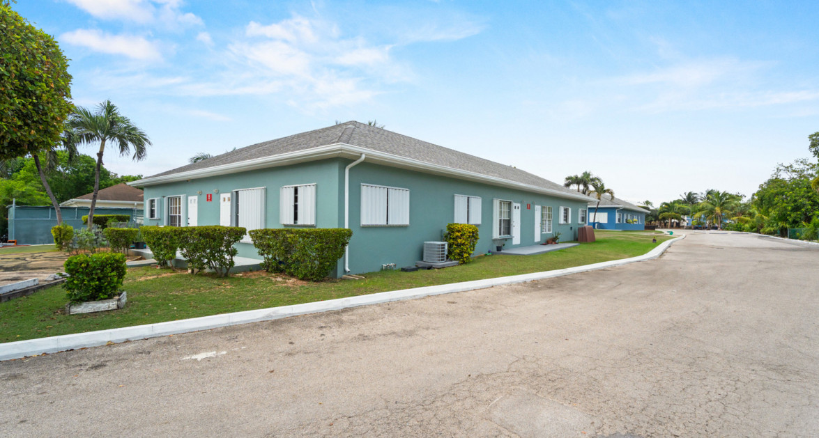 WINDSOR LAKES 2BED/2BATH UNIT - Image 11