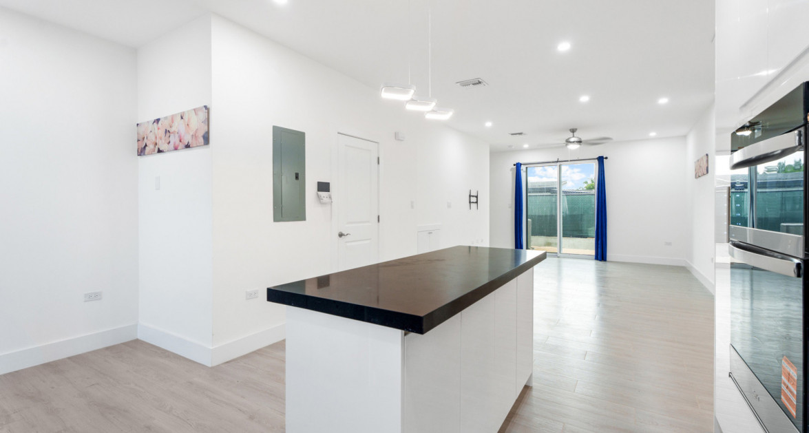 YARL 3 BED, 3 BATH TOWNHOME #88 (END UNIT) - Image 3