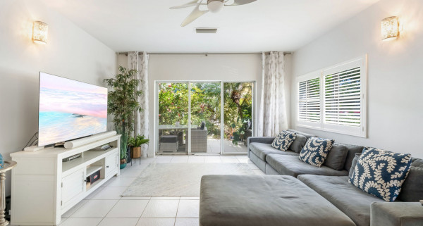105 COCONUT BAY | UPGRADED END-UNIT TOWNHOUSE IN A QUIET, OCEANFRONT COMMUNITY