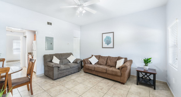 #25 EXECUTIVE SUITES, PRIME LOCATION | 1 BED MIDDLE UNIT