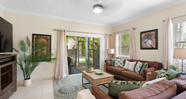 8 GRAND PALMS | BEAUTIFULLY PRESENTED, LARGE 2-BED UNIT IN PRIME SOUTH SOUND COMPLEX