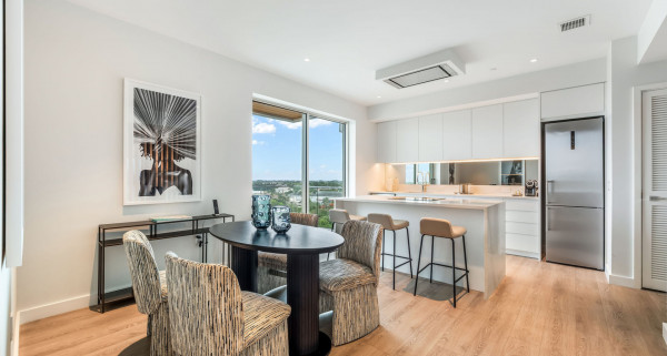 8TH FLOOR ONE GT 1 BED + DEN INCOME PRODUCING