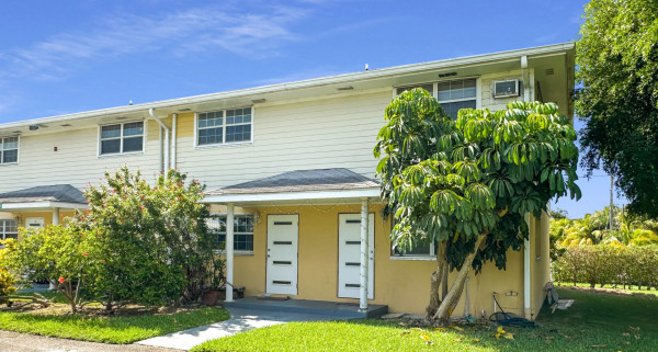 Banana Walk, 2 Bedroom In South Sound