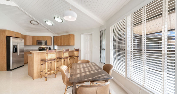 Breezy Pines Top Floor 2 Bed 2 Bath