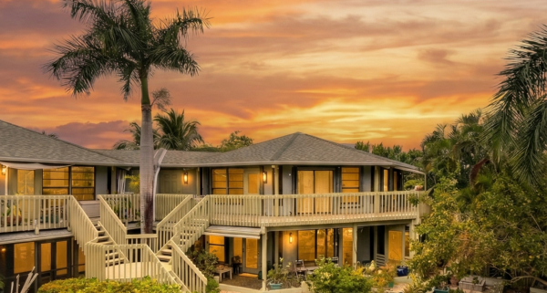 Breezy Pines Top Floor Unit 2 Bed 2 Bath