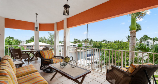 Britannia #630 | Seven Mile Corridor - Spacious Canal Front Living