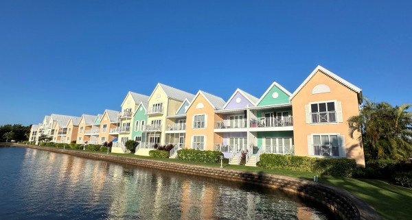 Careenage 1 Bdrm Waterfront Condo