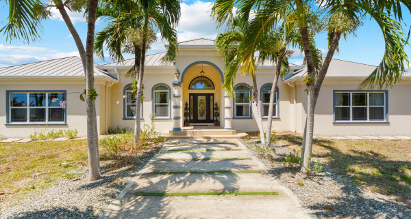 Lookout Gardens Family Estate