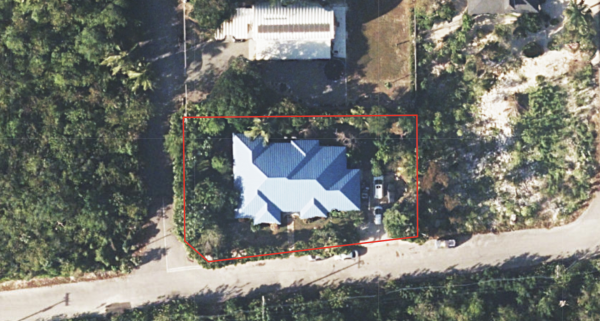 Spacious 6-Bedroom Home In Tranquil Beach Bay Area