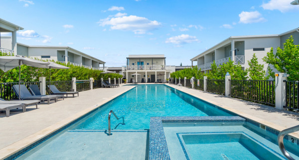 YARL 3 BED, 3 BATH TOWNHOME #88 (END UNIT)